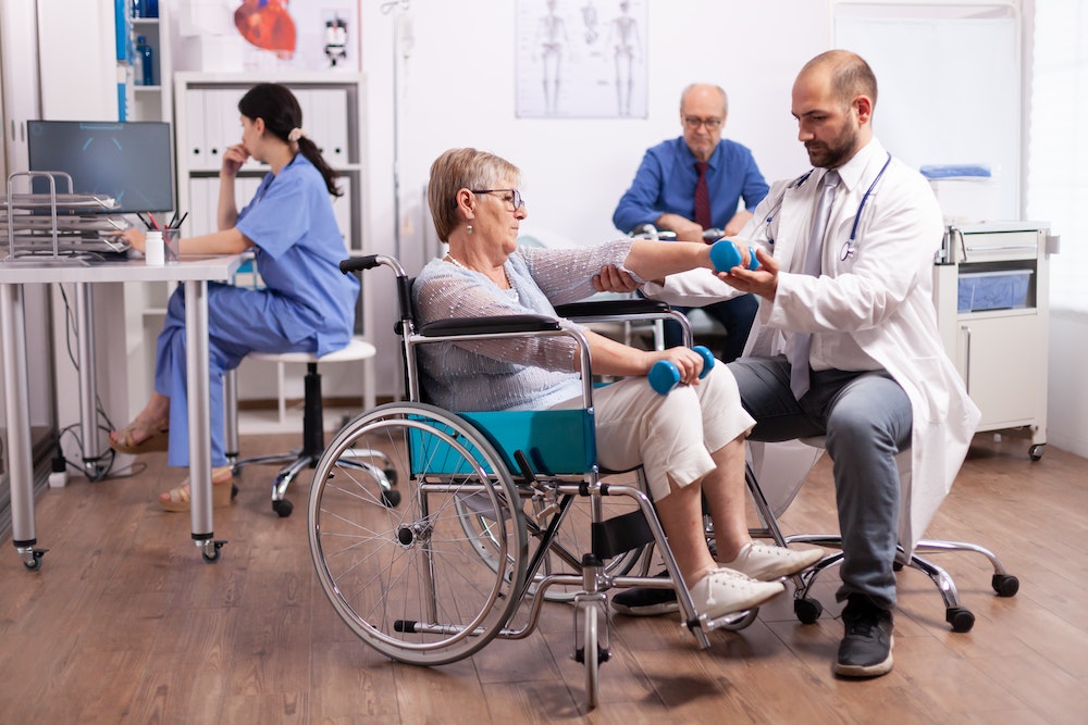 Contrat AESH : quelles garanties pour les accompagnants face aux violences physiques ?