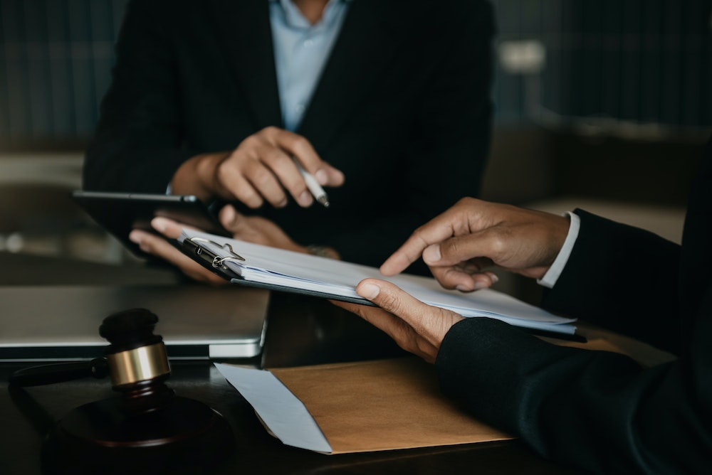 La mise en œuvre du droit à l’information selon l’article L112-4 : Une analyse juridique approfondie
