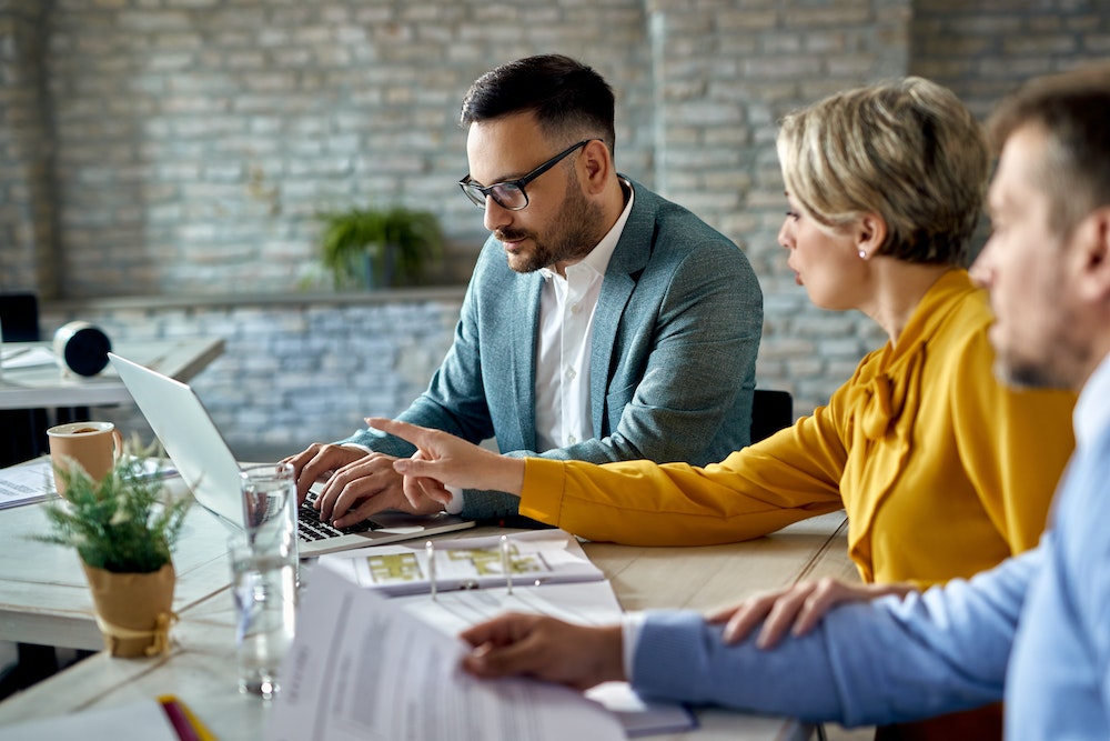 Le Vice Caché en Immobilier : Responsabilités et Recours du Vendeur