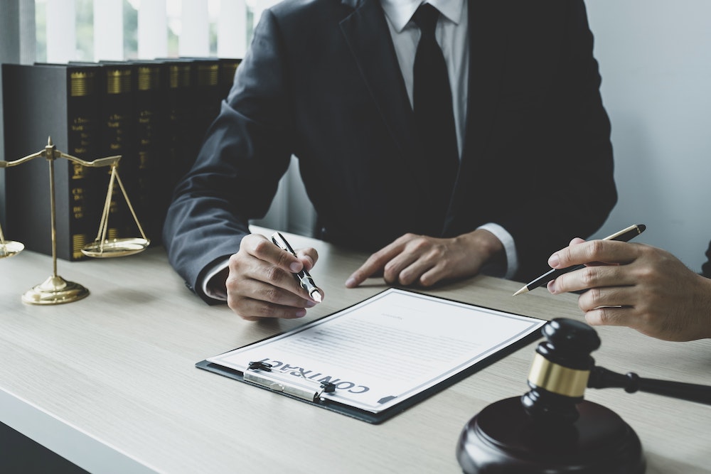 Les aspects juridiques incontournables de la reprise d'entreprise: conseils d'un avocat