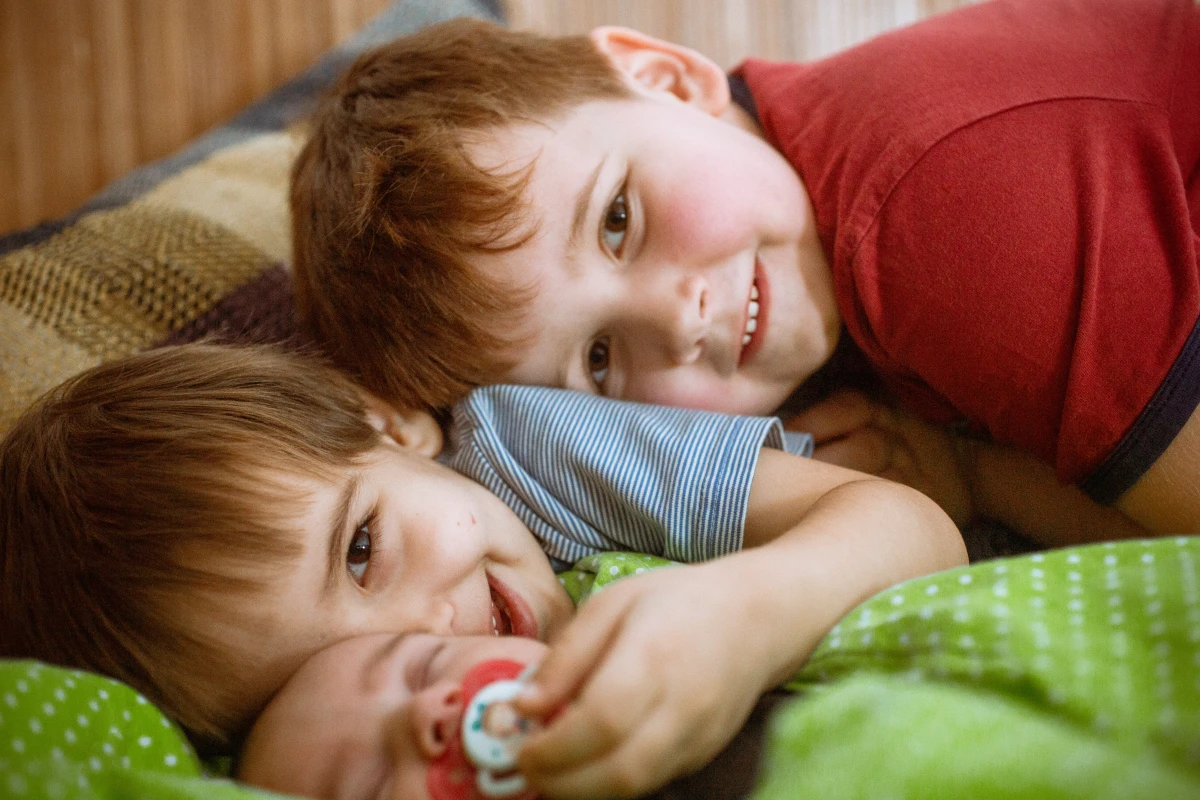 La réglementation des matériaux et substances utilisés dans la fabrication de lits pour enfants : un enjeu majeur de sécurité