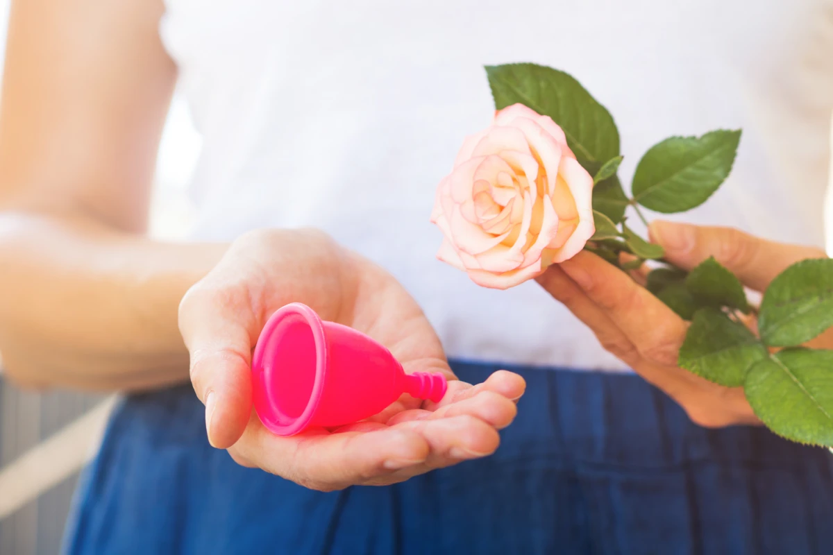 Les normes sanitaires pour la commercialisation des cups menstruelles : un enjeu de santé publique