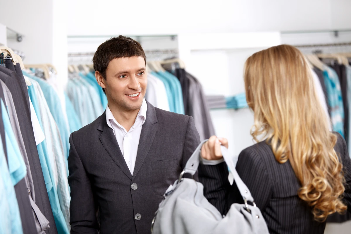 Black Friday et soldes au bureau : gare aux achats en ligne pendant les heures de travail !
